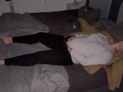 Selbstbefriedigung multiple orgasmen Klitoris reiben satisfyer vibrator Fingern feuchte Muschi 16/16