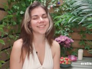 Ersties - Kitty E liebt Motorräder, Cosplay und große Dildos 10/16