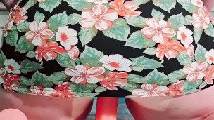 Luiza Borges de Vestidinho Sentando Deliciosamente na Rola