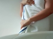 su coño huele a rosas cuando lo masturba 1/16