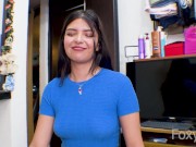 Hermanastro déjame sola quiero probar mi nuevo juguete.