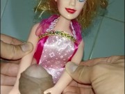 mi novia doll sumisa, me hace una paja a enorme pene grande y venozo, fetish doll, primer plano