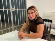 Policía me pide el coño a cambio de dejarme en libertad y me termina follando en la estación 2/16