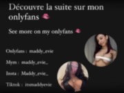 Mon coloc est dans la chambre donc je me donne avec mon gode dans la salle de bain 👅 16/16