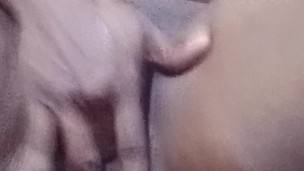 Amateur Ebony milf pee finger pussy masterbation