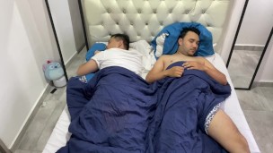 Sexo duro con mi hermanastro cuando  por la mañana