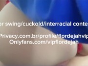 faz video exibindo o cuzinho rosa para o amigo do marido corno! 16/16