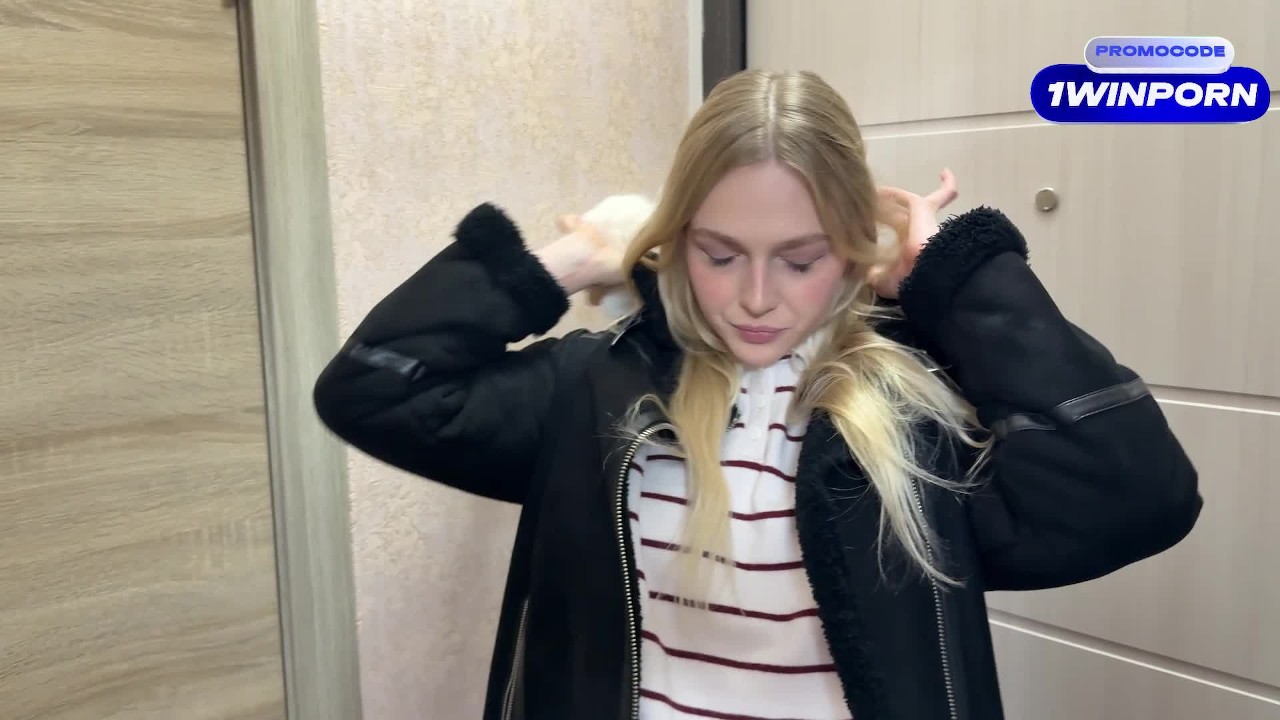 A stranger was divorced for sex by offering a new iPhone - RedTube