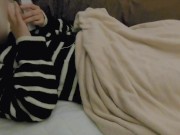 【個人撮影】寝る前にAV見ながらオナニーしました♡素人のリアルオナニー♡日本人女性 2/16