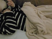 【個人撮影】寝る前にAV見ながらオナニーしました♡素人のリアルオナニー♡日本人女性 3/16