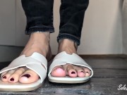 Showing off my big feet in the kitchen 👣❤️ 5/16