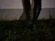 Milf piscia e fa un lago  pissing 1/16