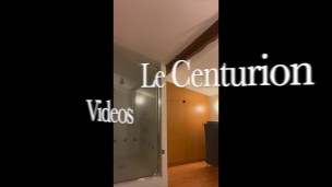 Le Centurion aime prendre son sperme en bouche