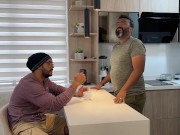 Me follo a DanielaGomez delante de su esposo 1/16