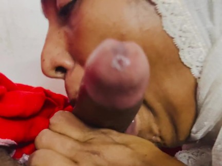 MUSLIM HIJABI INDIAN GIRL AND SANTA CHRISTMAS SPECIAL Deepthroat Blowjob gagging cum in mouth thumbnail