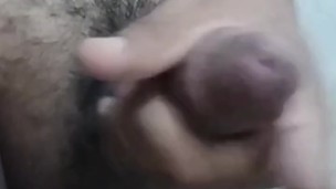 Masturbándome en el baño de