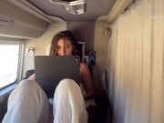 Beatrice Segreti è troppo arrapata e seduce un uomo in bus! Sesso pubblico amatoriale e rischioso 3/16