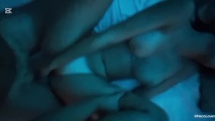 Besos calientes y la follo hasta corrernos