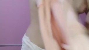 Young Latina undressing very rich; follow me on Instagram