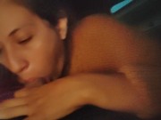 MI VECINA LATINA ME LA CHUPA EN EL AUTOMOVIL 12/16