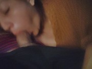 MI VECINA LATINA ME LA CHUPA EN EL AUTOMOVIL 16/16