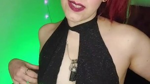 Le traigo a MI CORNUDO un REGALITO DE AÑO NUEVO y lo hago mirar bien de cerca!