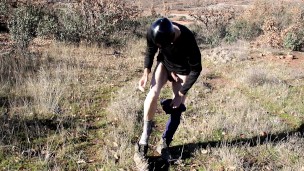 Paseando desnudo por el campo