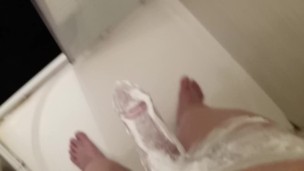 My body under the shower (3) with one testicle