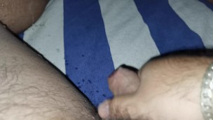 Día 8 masturbando mi pene pequeño hasta conseguir novia