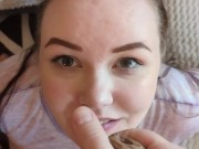 Cute girl sucks out big load of cum onto her face 15/16