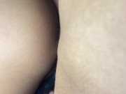 Ella es muy traviesa, me muestra su culo rebotando y su vagina mojadita, no me resisto y la penetro