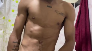 Repartidora Cachonda Maneja El Paquete De Johnny Sins - 8