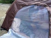 【キャンプ】野外露出キャンプでバレないように声を我慢しながらテント内でフェラチオセックスしちゃう素人女子大生 4/16