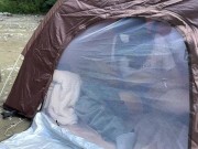 【キャンプ】野外露出キャンプでバレないように声を我慢しながらテント内でフェラチオセックスしちゃう素人女子大生 5/16