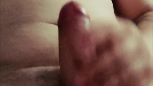 Me masturbo y mis vecinos me escuchan