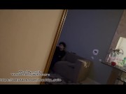 Je suis toute excitée le soir de Noël donc je demande à mon colocataire si il peut me baiser 👅 5/16