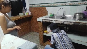 ME FOLLO ALA EMPLEADA DOMESTICA DE LA CASA DE MIS PADRES