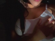 Latina de 18 años bien mojadita y cachonda por la mañana jugando con sus tetas 1/16