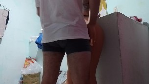 Mi madrastra cuando se va mi papa se desnuda para mi