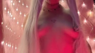 Ginnix extra apretada sufre y disfruta con una verga de juguete (fantasía sexual)