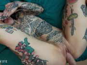 Sneaky sex with my sister's hot tatted BFF - Awlivv 14/16