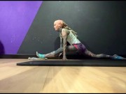 Tattoo model Anuskatzz gym routine 2024 compilation sport bodybuilding fit girl fitnessstudio splits 12/16