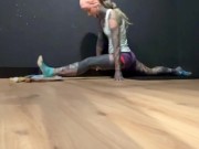 Tattoo model Anuskatzz gym routine 2024 compilation sport bodybuilding fit girl fitnessstudio splits 2/16