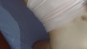 Perrito casual con mi novia en casa