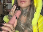 Une salope otaku qui ce fait plaisir en Pikachu 11/16