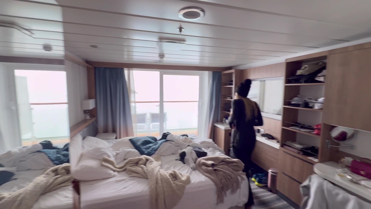 Cheating on Girlfriend with Random Girl on Cruise