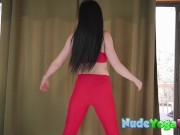 Sexy Curvy Violet Voss Perform Nude Yoga and Masturbation