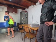 Il corriere e la casalinga arrapata (cuckold) 5/16