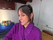 Il corriere e la casalinga arrapata (cuckold) 7/16