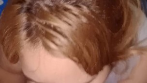 Ella me la chupa y cogemos de pie en un deposito de remedios